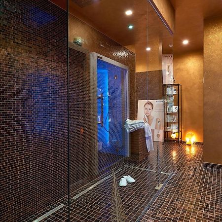 Ricaroka Hotel Альбенга Экстерьер фото