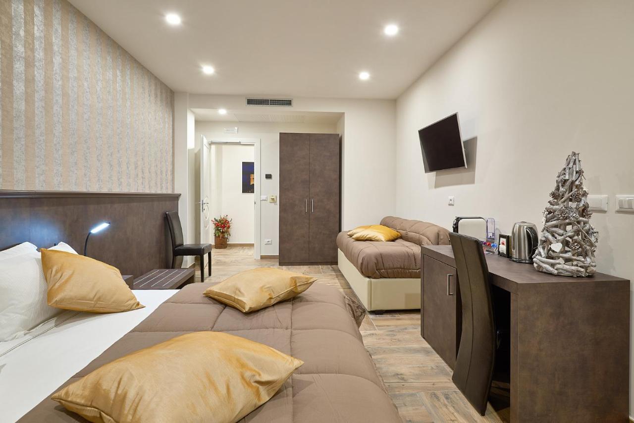 Ricaroka Hotel Альбенга Экстерьер фото