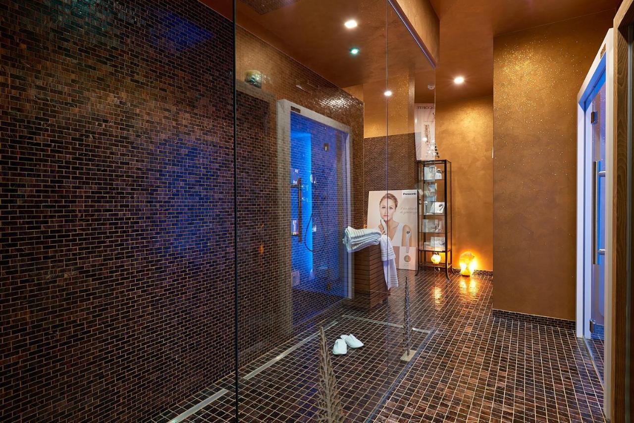 Ricaroka Hotel Альбенга Экстерьер фото