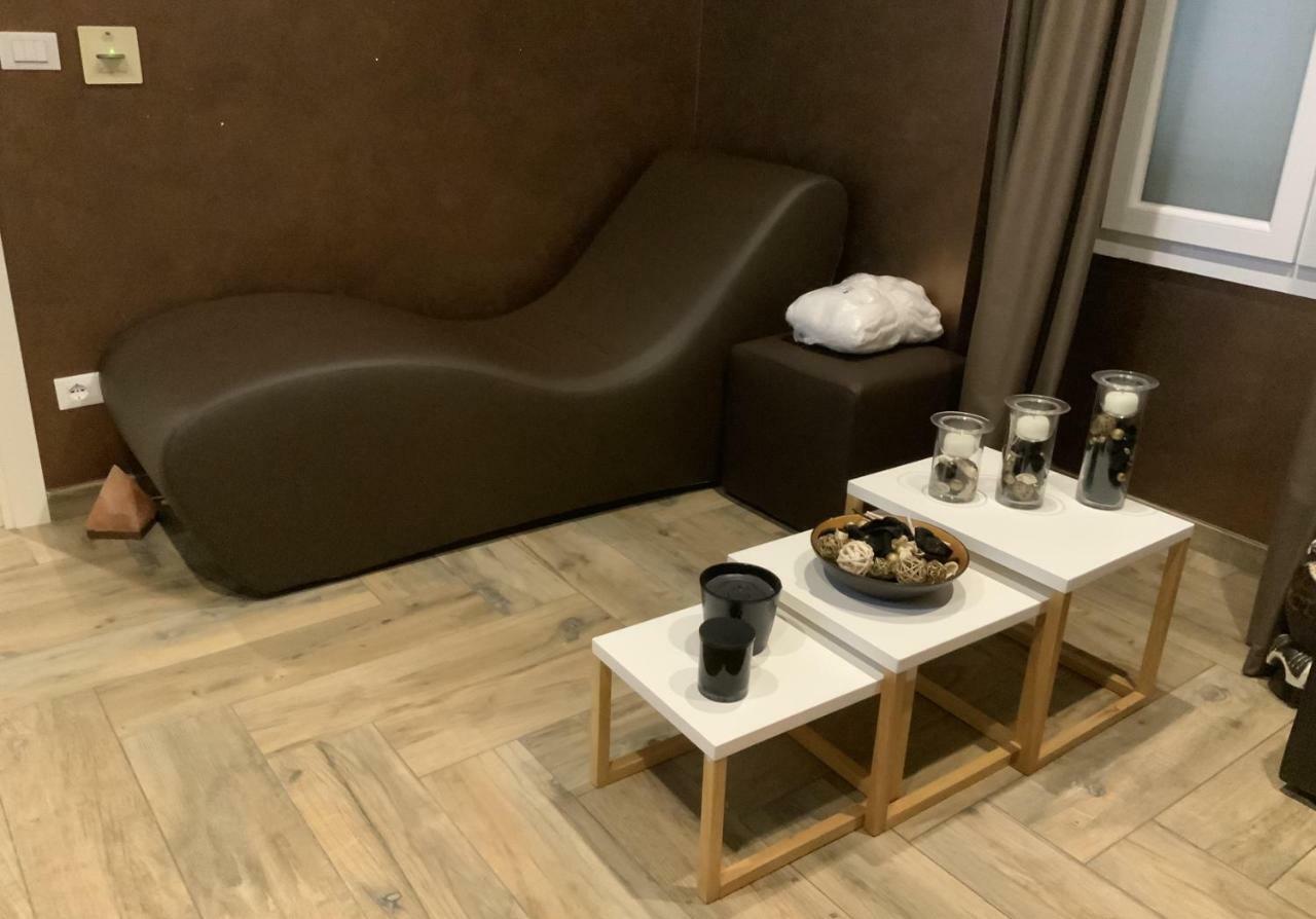 Ricaroka Hotel Альбенга Экстерьер фото